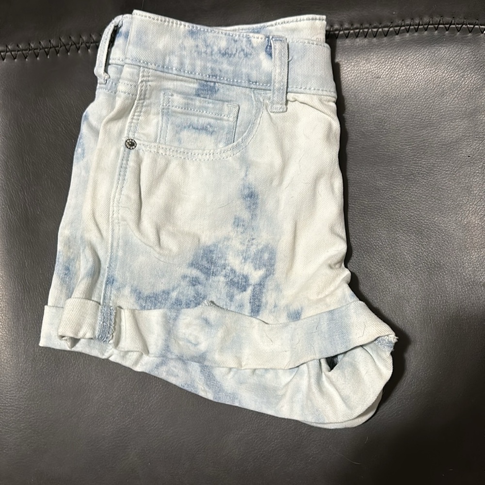 Old Navy Bleach Dyed Boyfriend Shorts - Picture 6 of 6